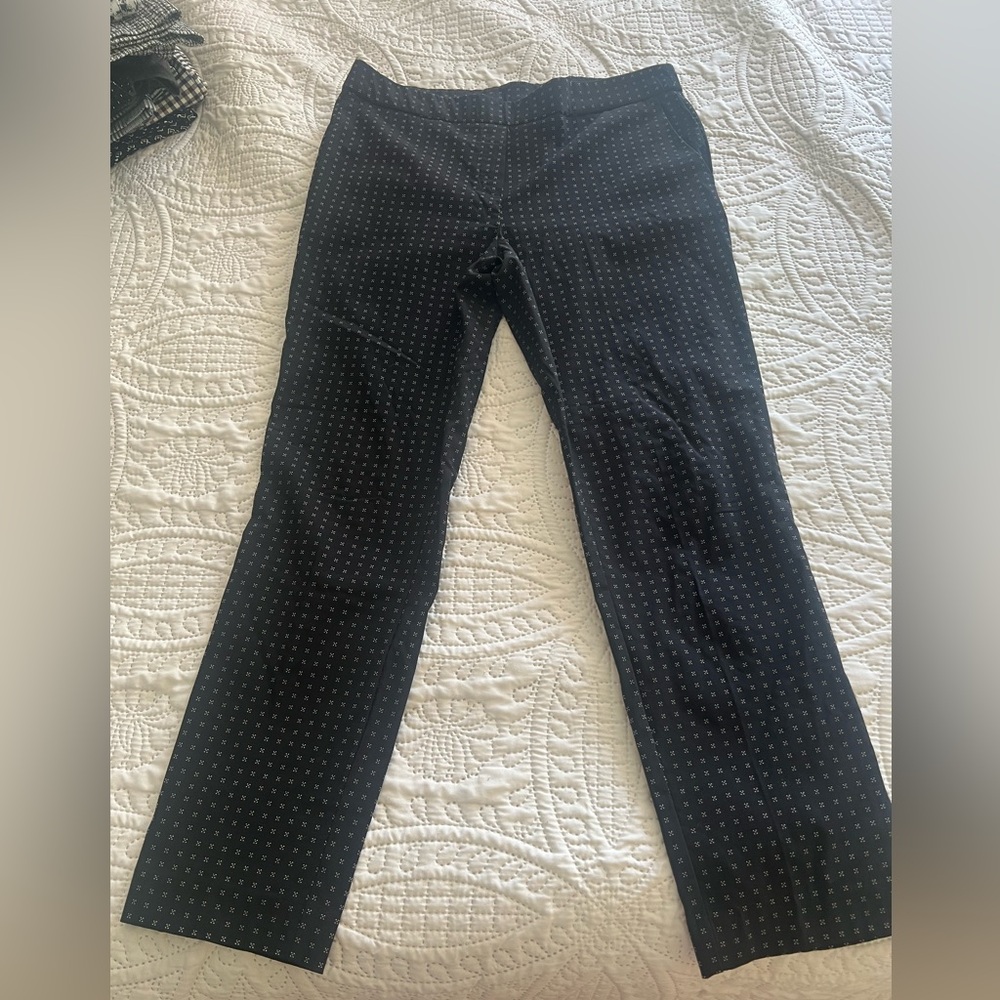 Jones and Leopold, size M, pull on career pant. Fits like an 8.